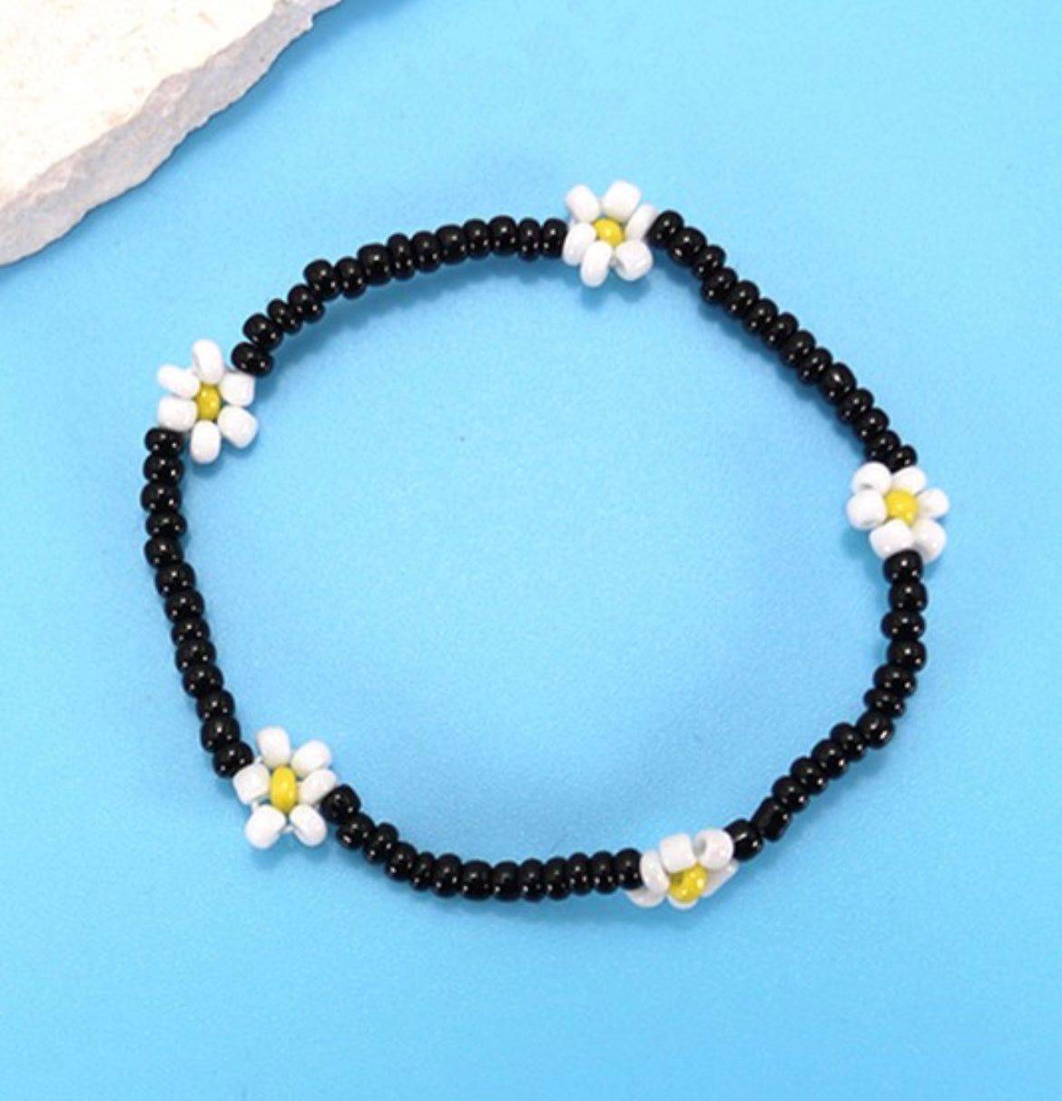 SEED BEAD FLORAL BRACELET