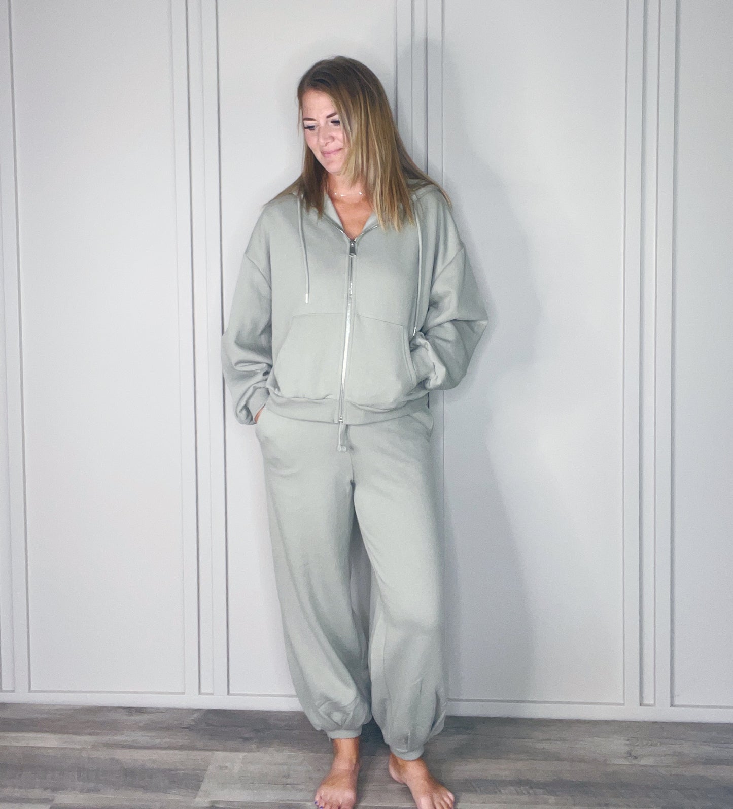 SOFT KNIT OVERSIZED LOUNGE HOODIE