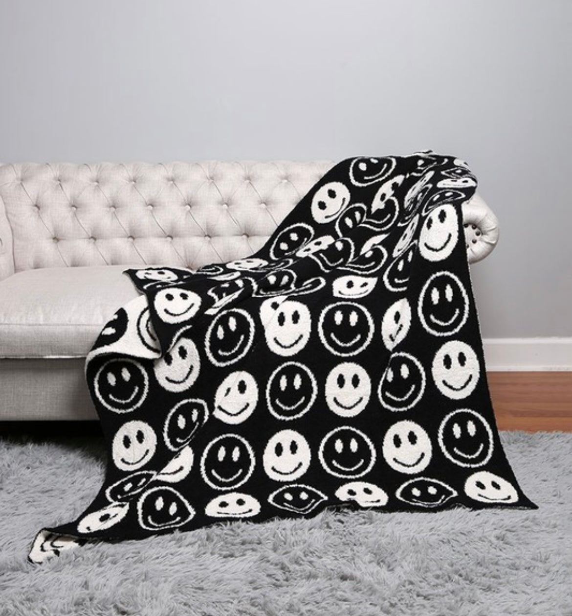 SMILEY FACE PATTERN BLANKET