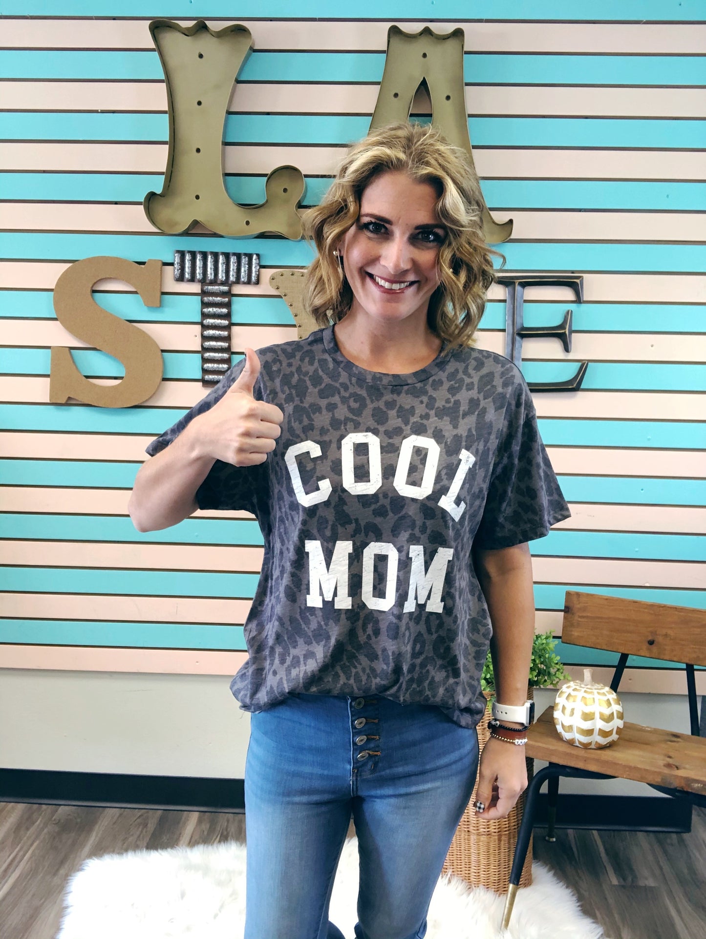 COOL MOM TEE
