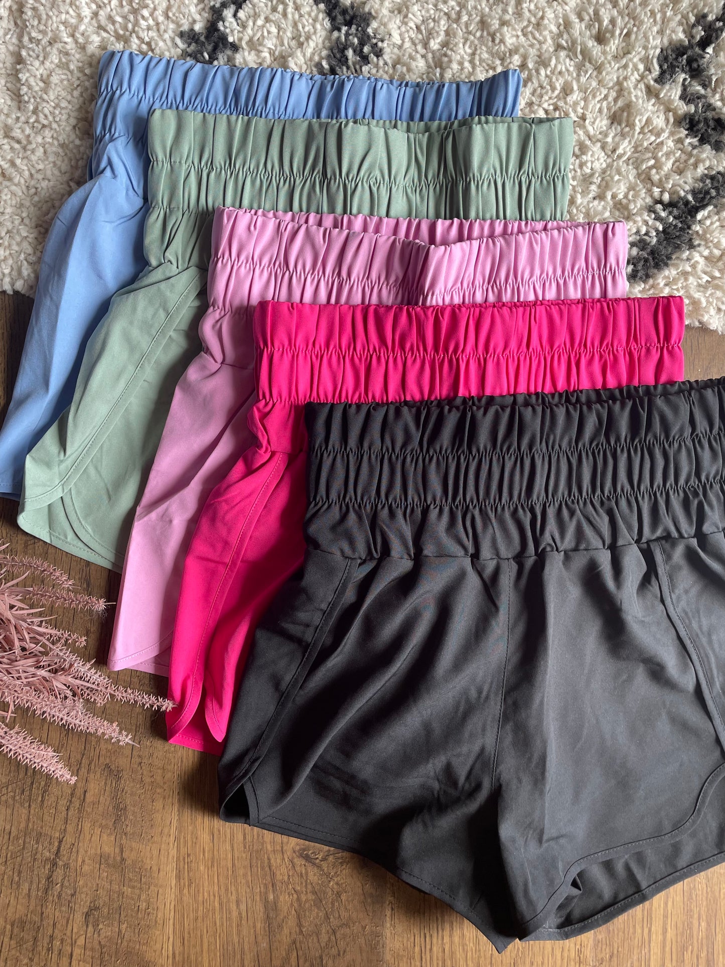 ELASTICIZED WAIST ACTIVE SHORTS