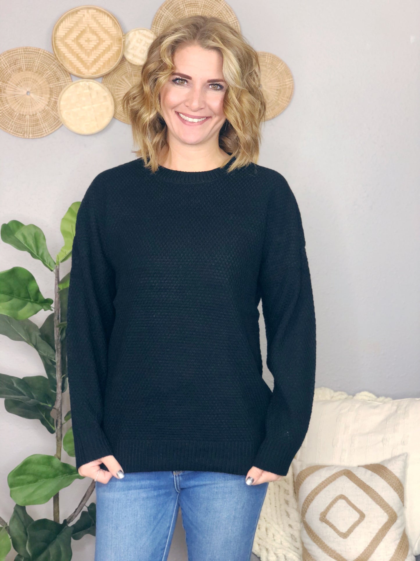 ROUND NECK BASIC SWEATER