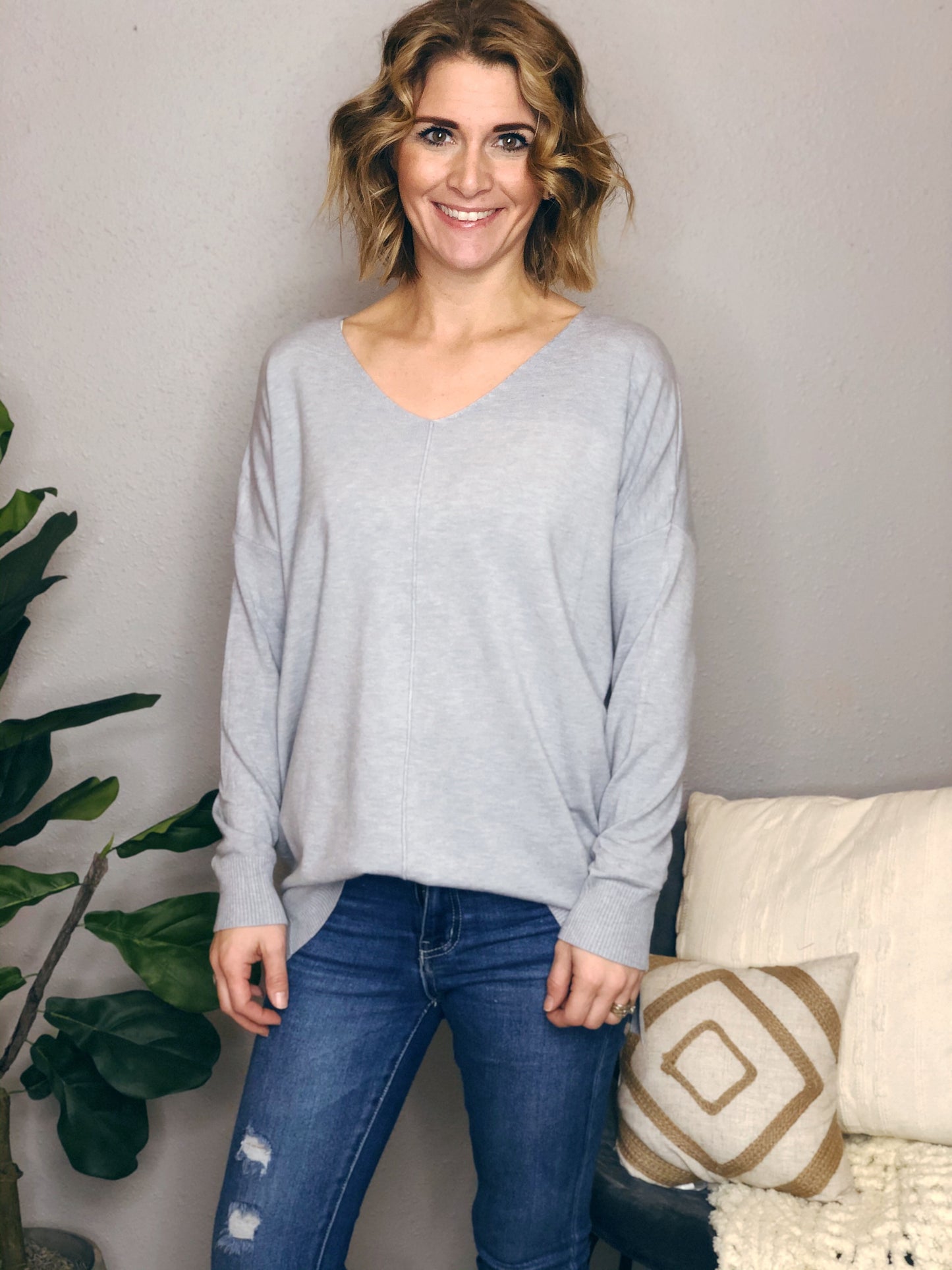 V-NECK SWEATER