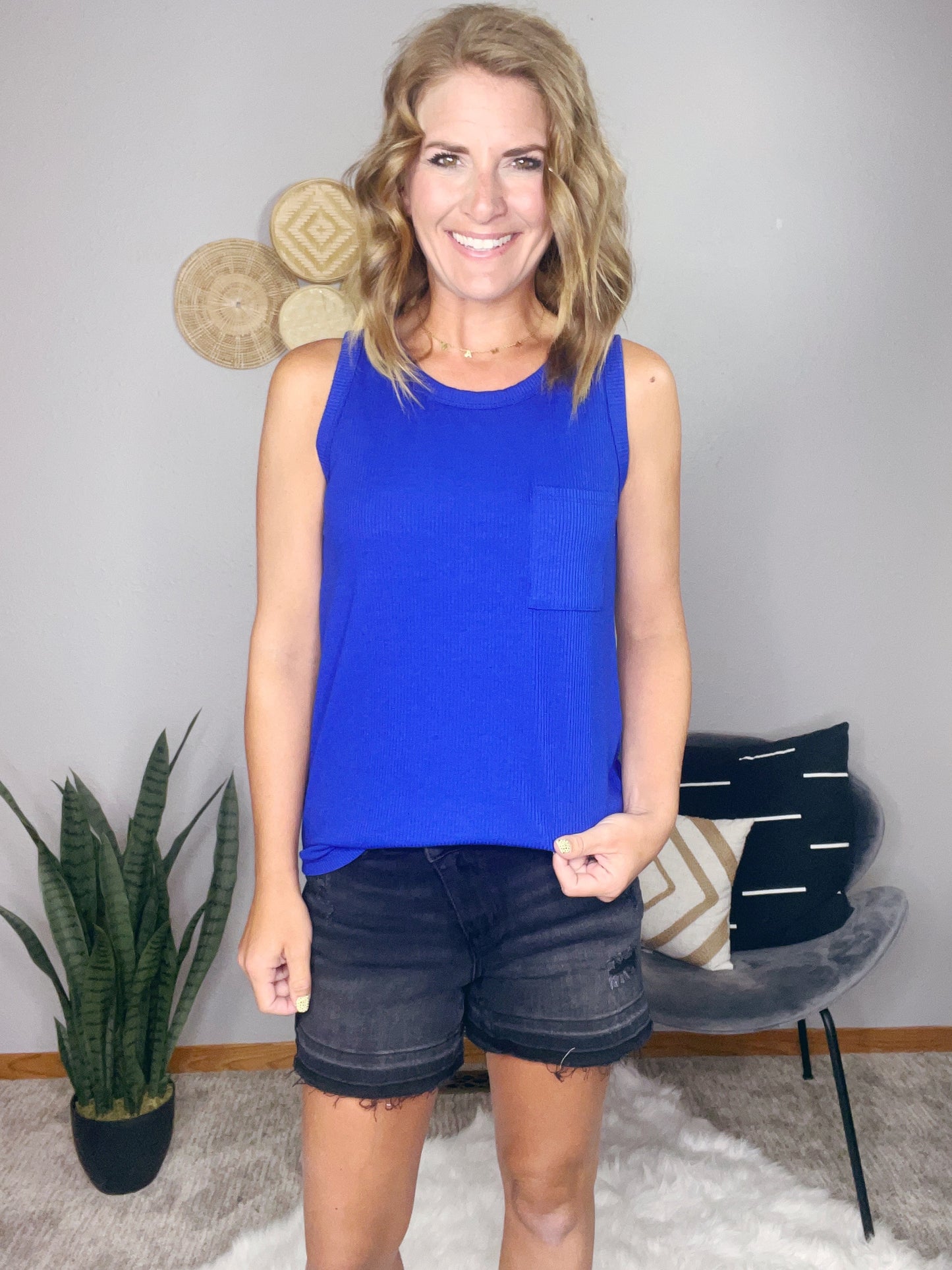 ROUND NECK POCKET RIBBED TANK
