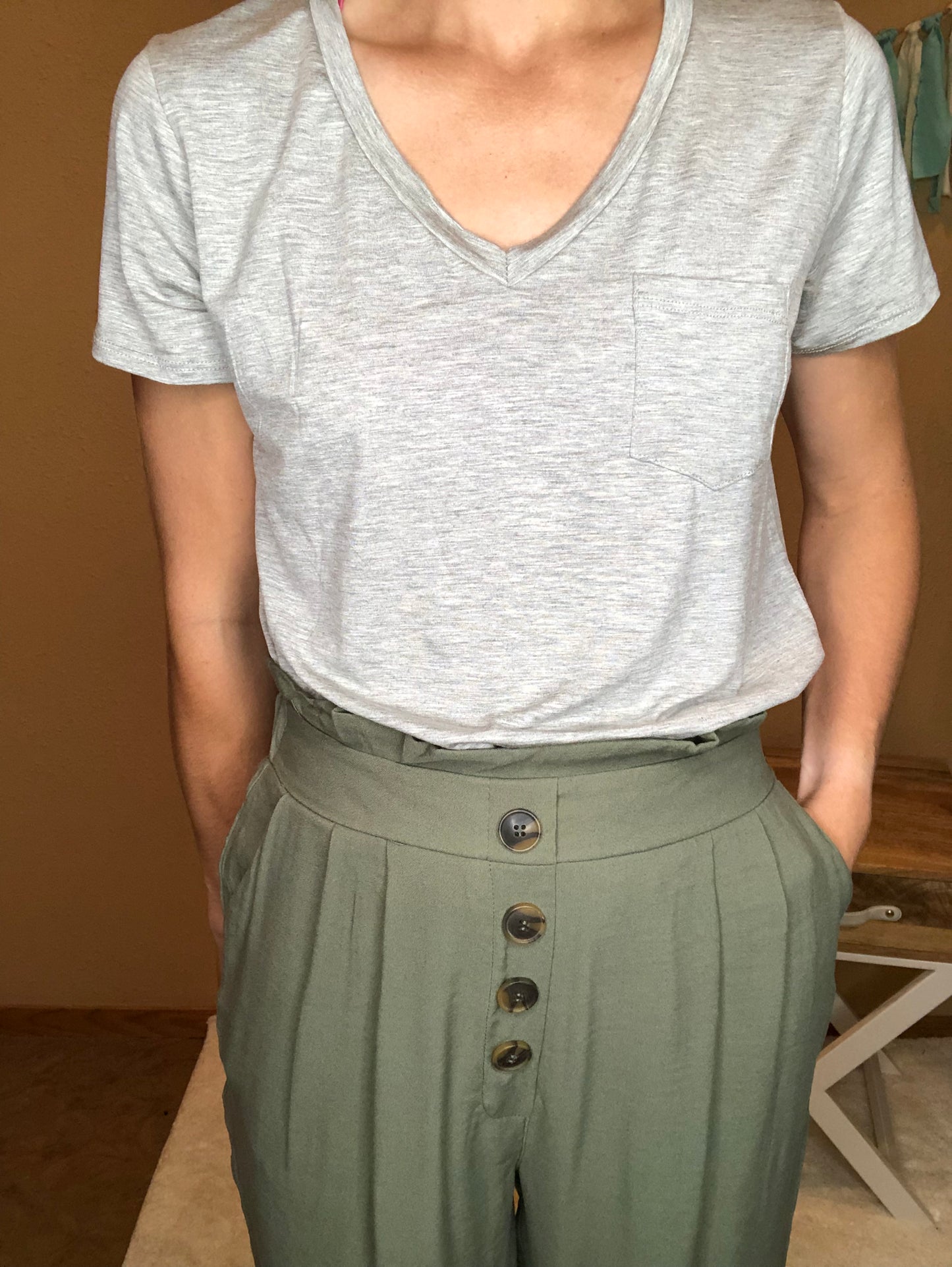 OLIVE TROUSER