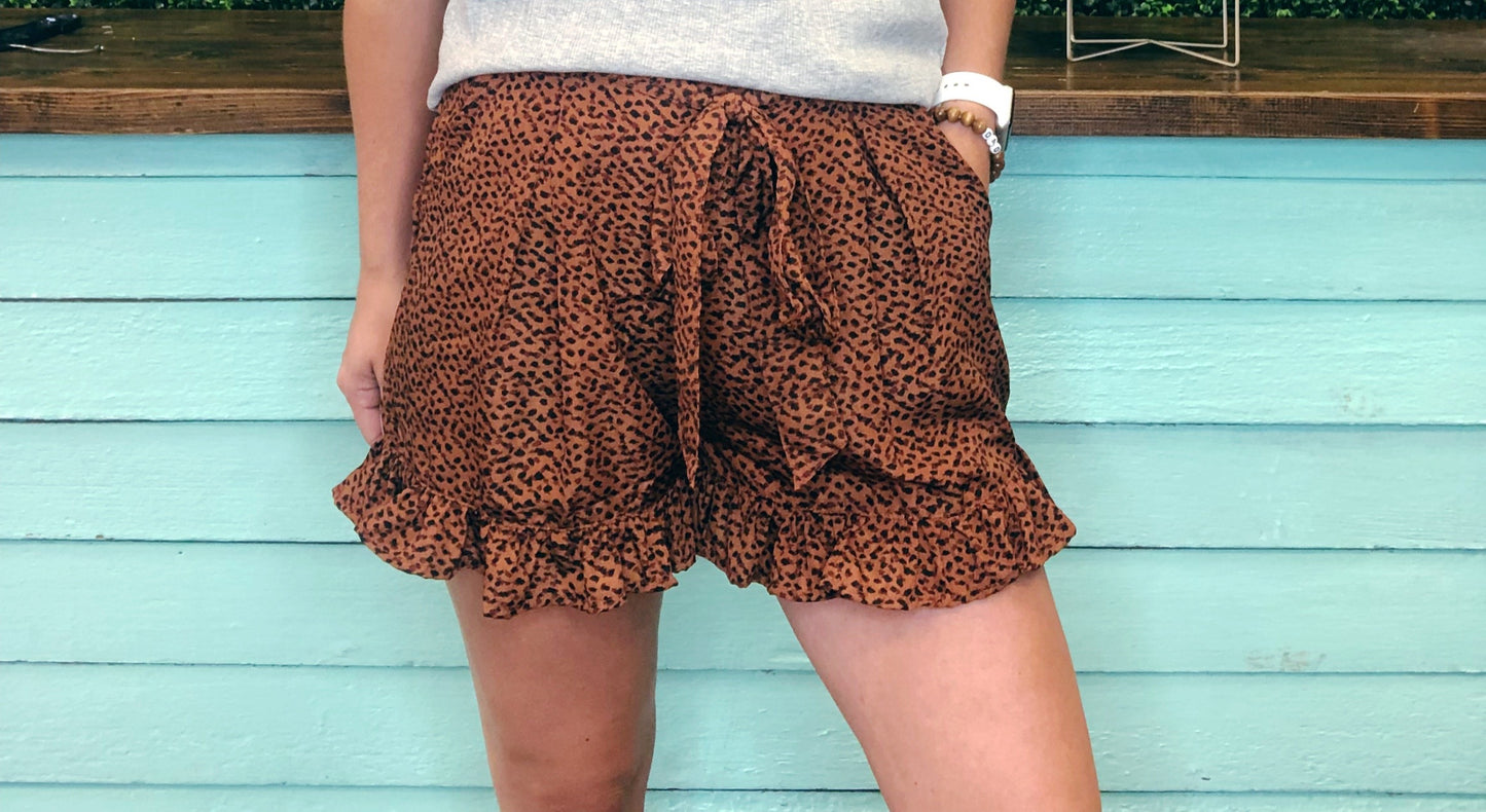 RUST TIE BELT SHORTS