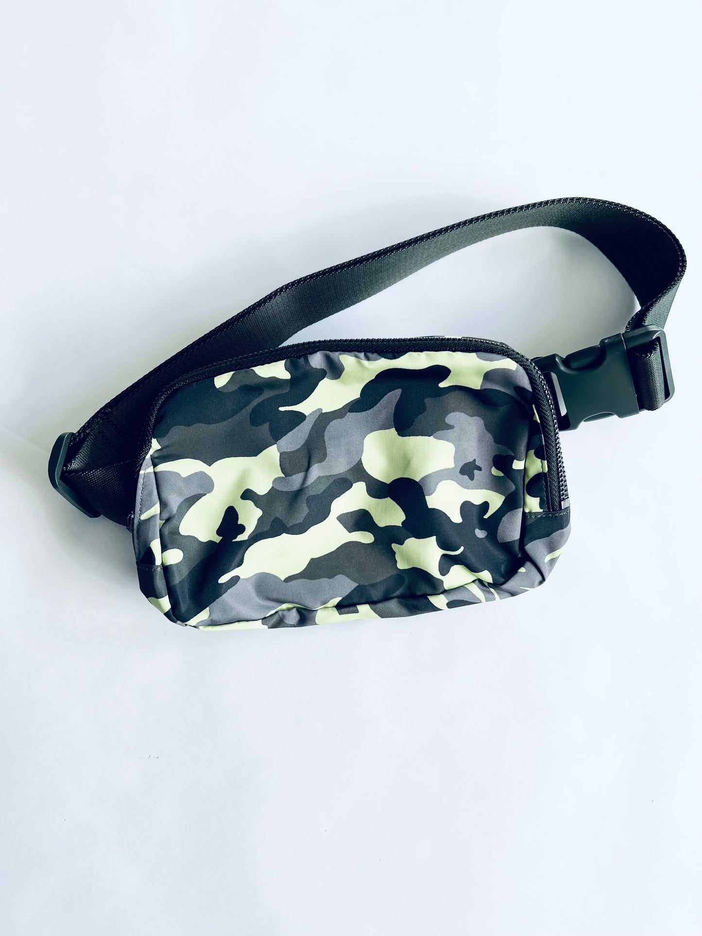 WATERPROOF SLING BAG