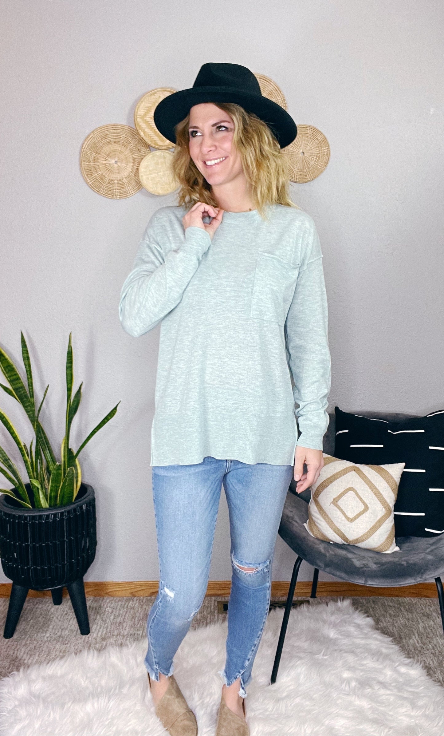 LONG SLEEVE POCKET TEAL SWEATER