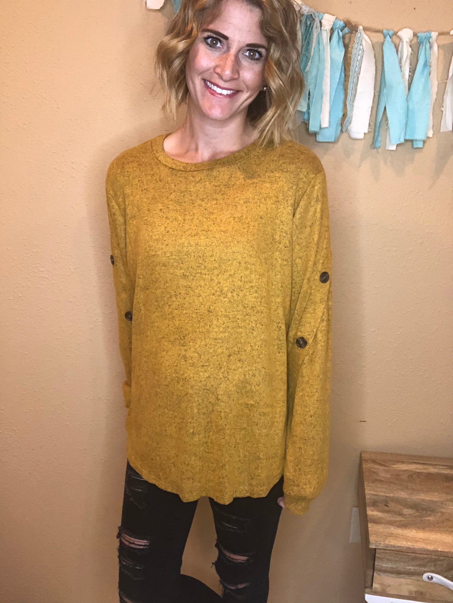 BUTTON SLEEVE TOP