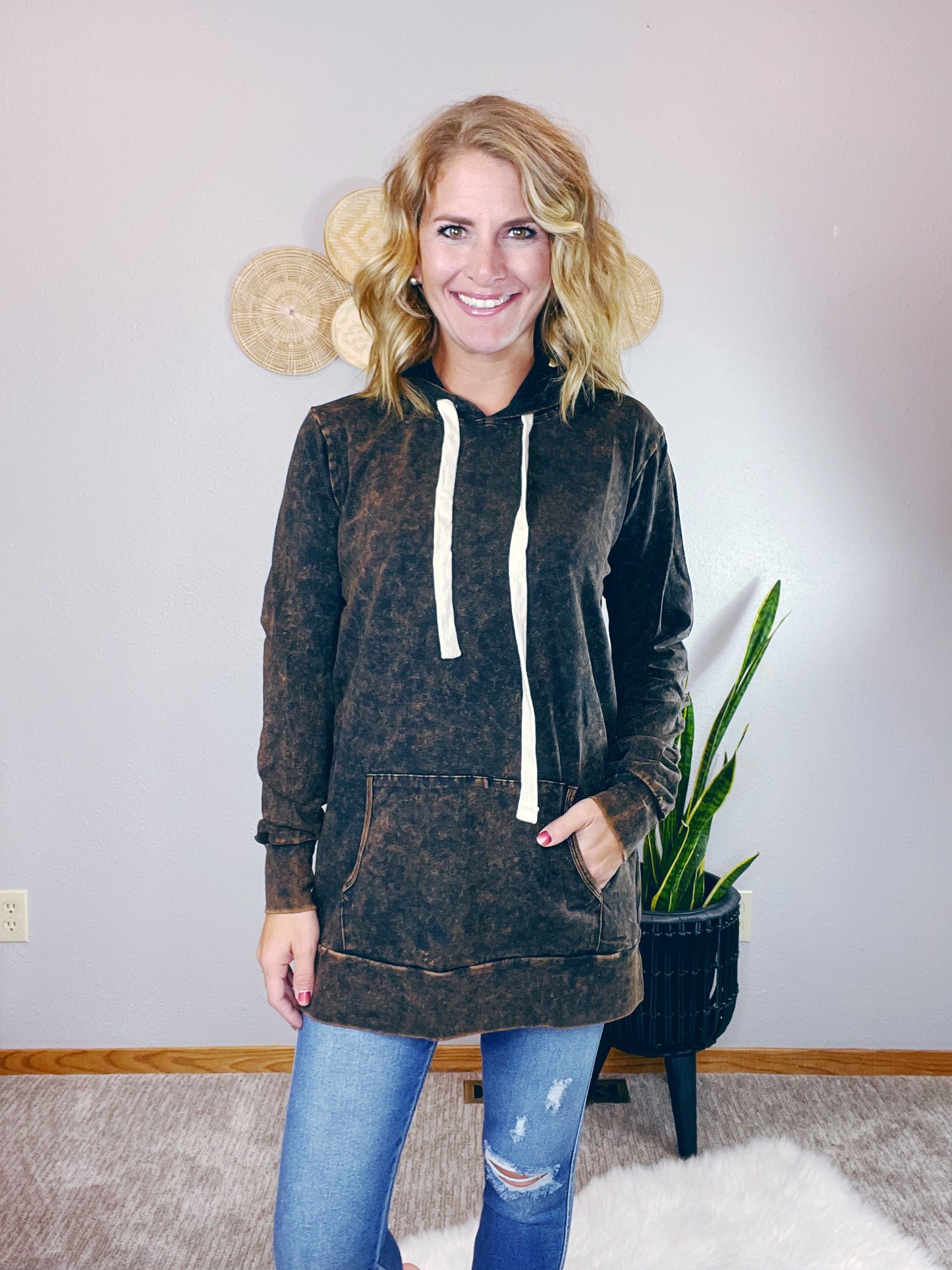MINERAL WASH HOODIE