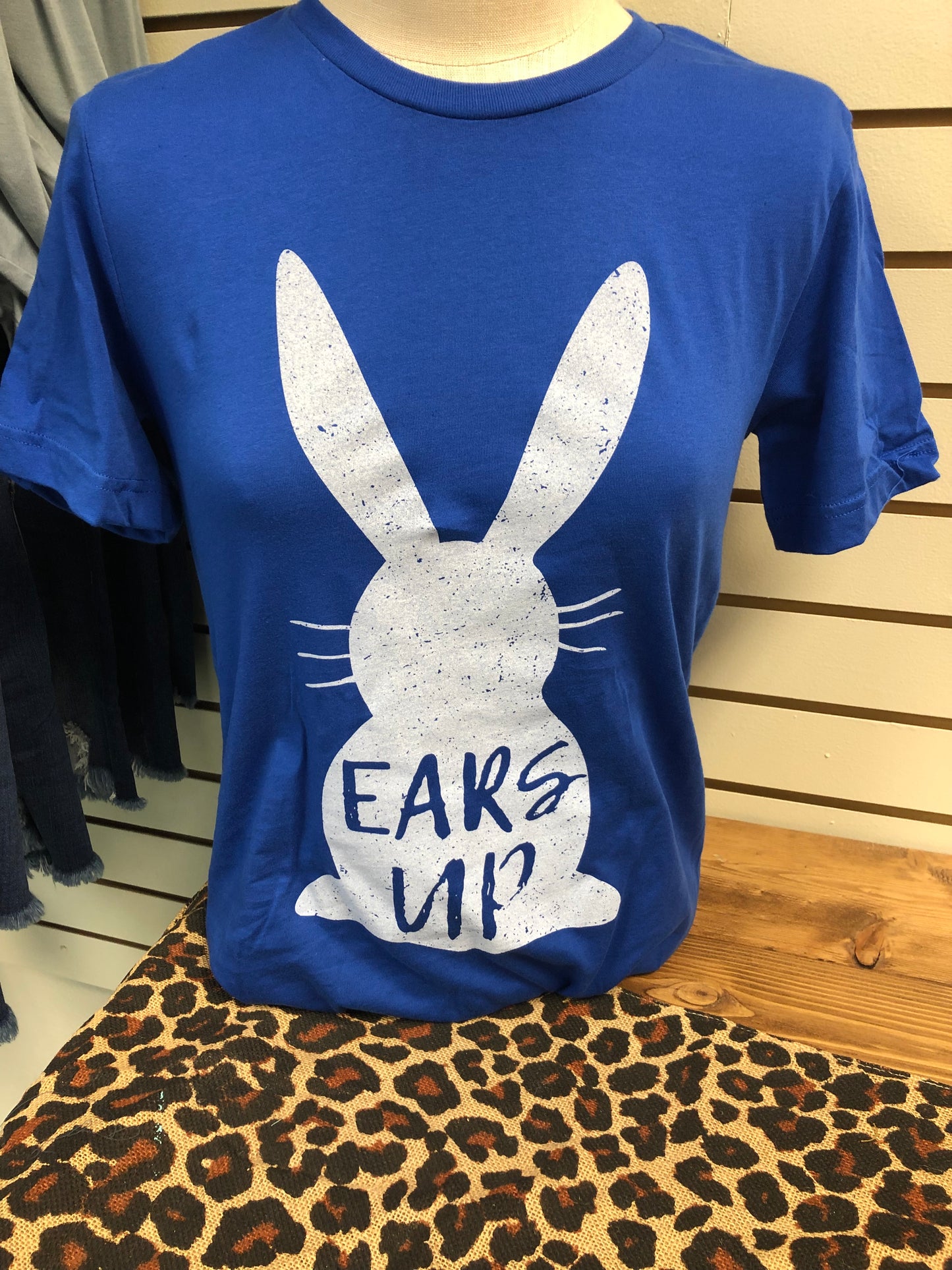 EARS UP ROYAL