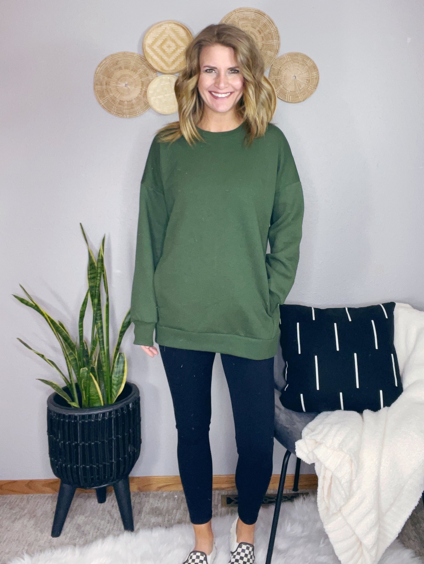 LONG SLEEVE SWEATSHIRT W/ SIDE POCKETS