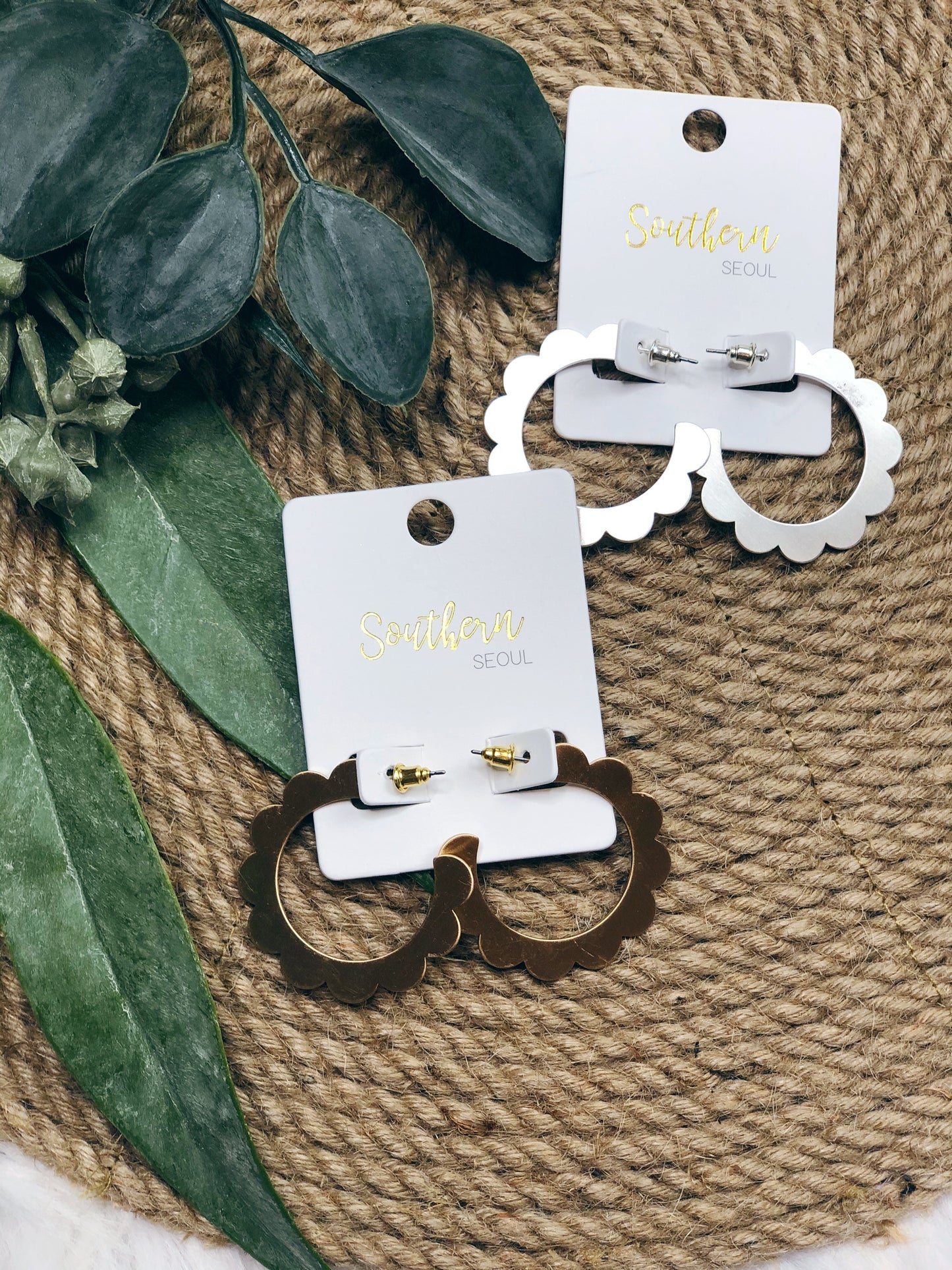 SCALLOPED HOOP EARRINGS