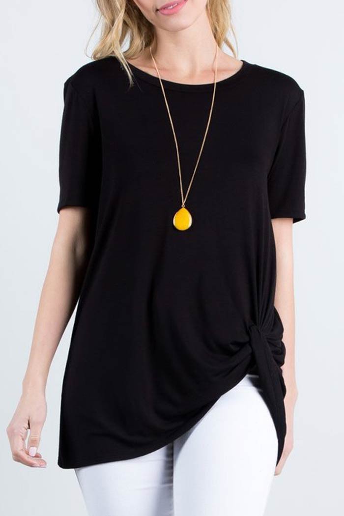 BLACK FRONT KNOT TEE