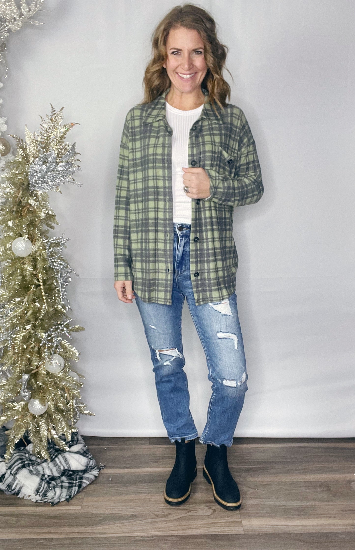 SOFT BUTTON FRONT GREEN PLAID
