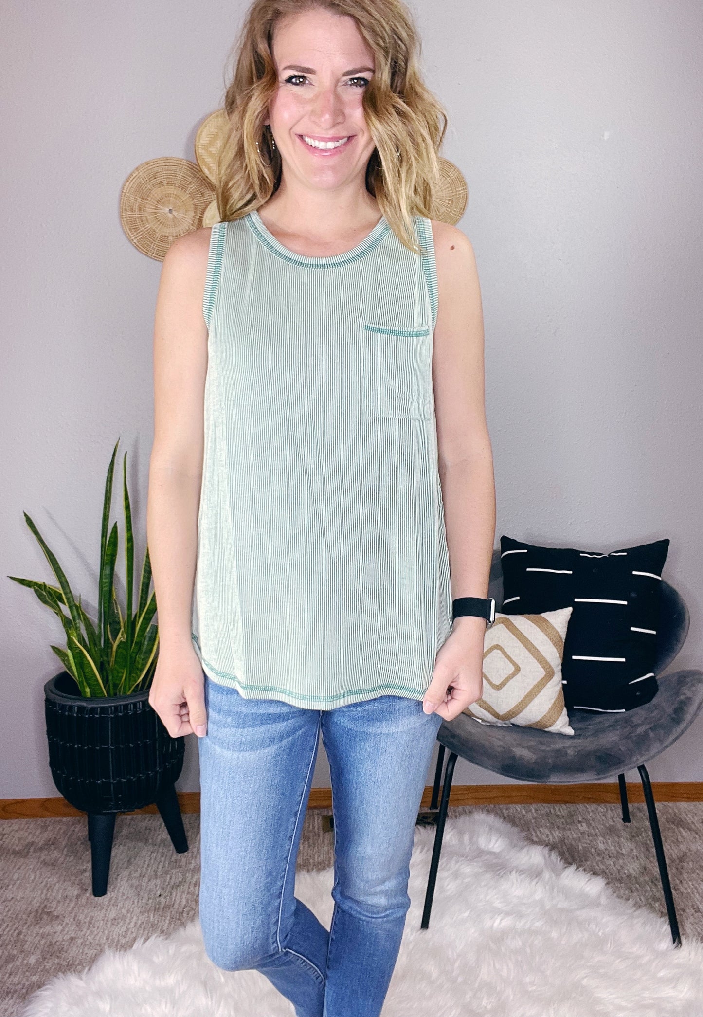 ROUND NECK EXPOSED STITCHING TANK