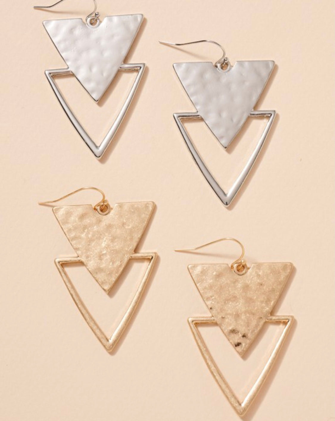 HAMMERED METAL TRIANGLE EARRING