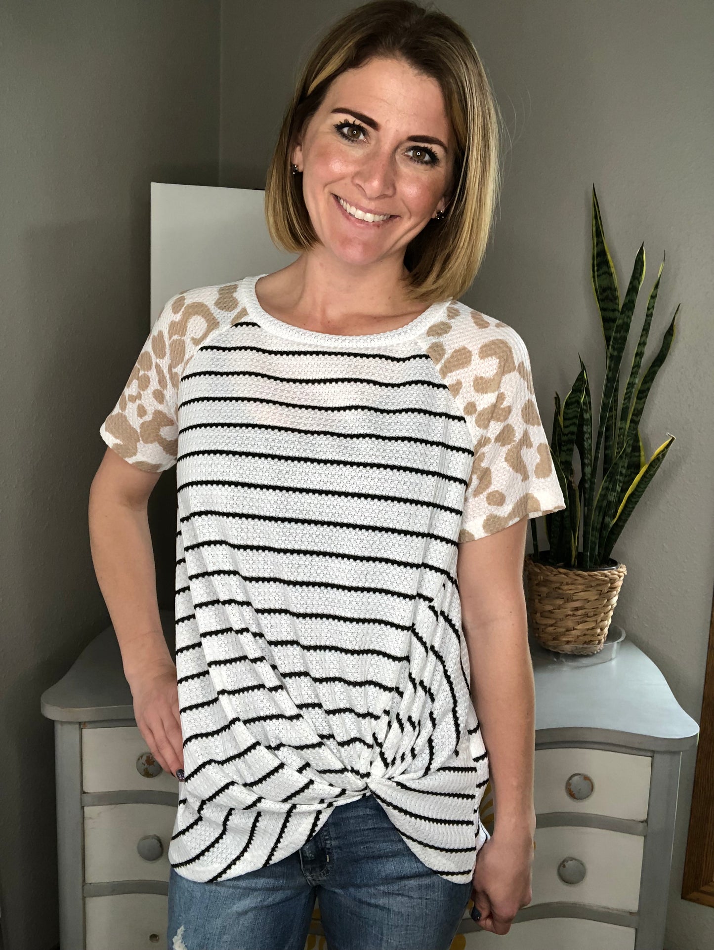 STRIPE W/ LEOPARD SLEEVE TEE