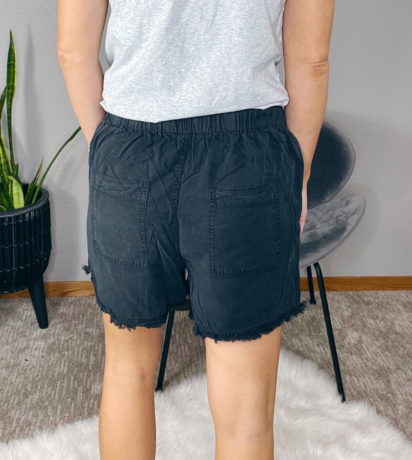 LINEN WASHED SHORTS