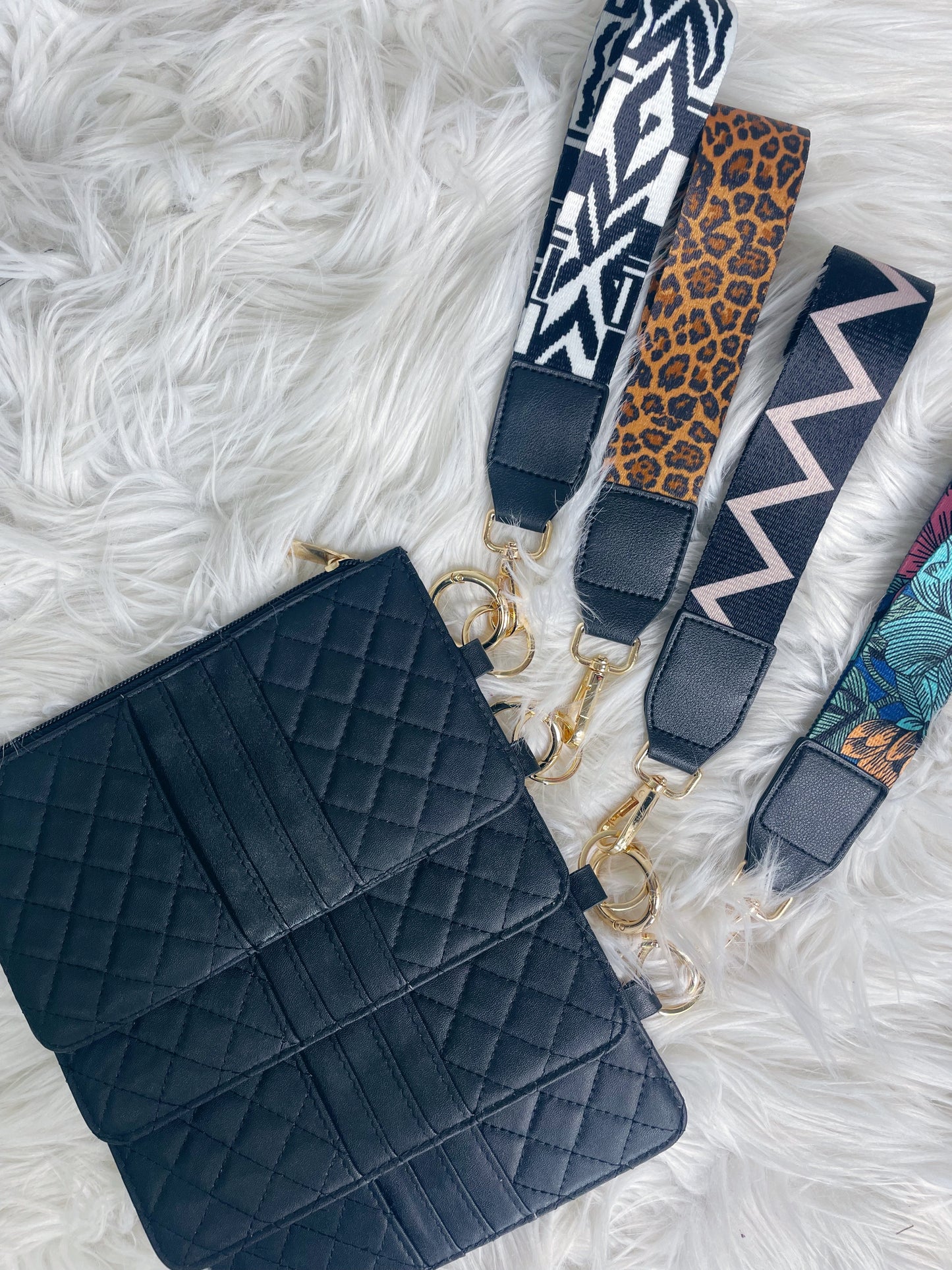 QUILTED BLACK WRISTLET WALLET