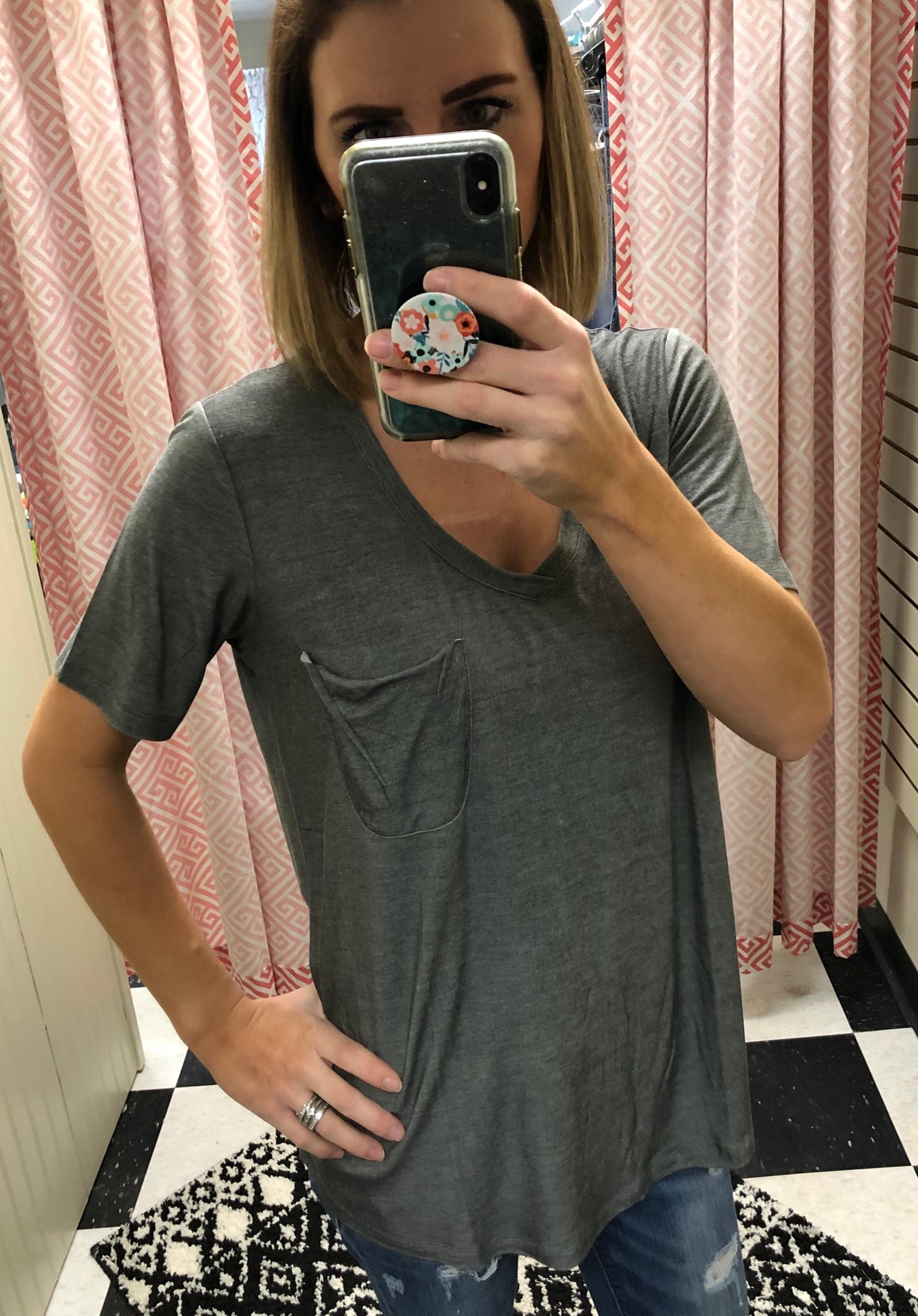 V NECK TEE