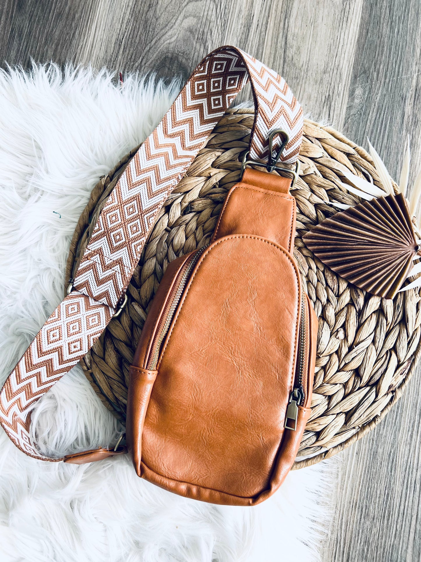 LEATHER GUITAR STRAP BAG