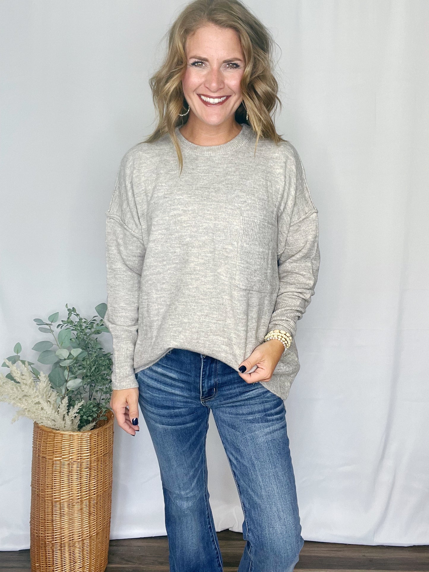 HI-LOW HEM POCKET SWEATER