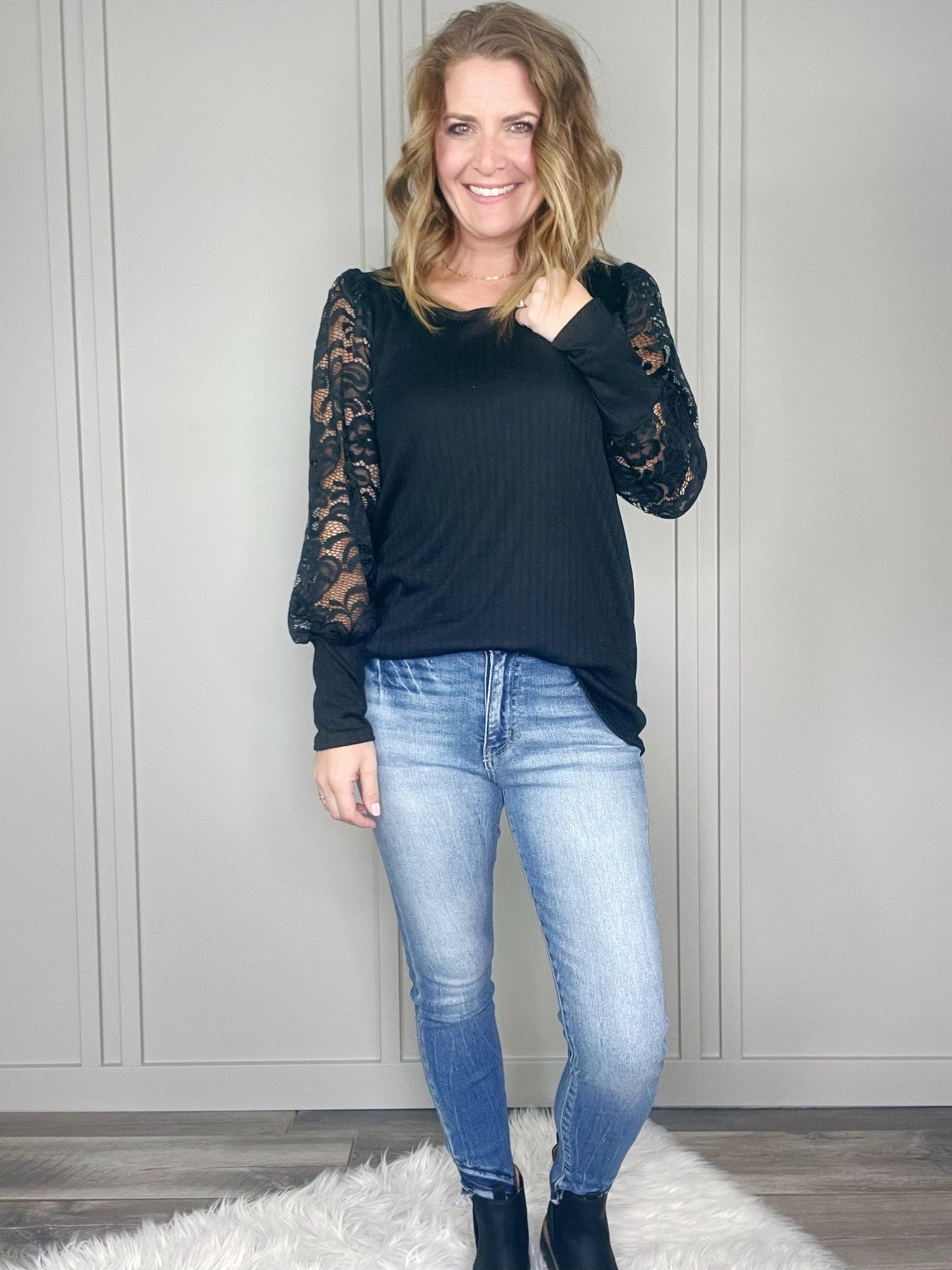 LACE BLACK RIBBED TOP
