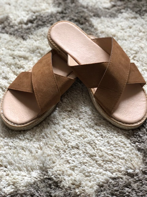 CRISS CROSS SLIDE SANDAL