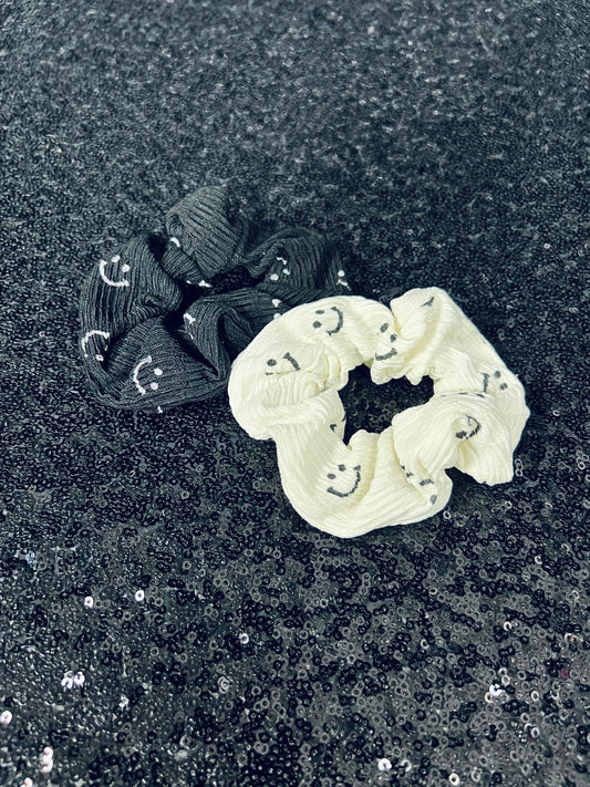 SMILEY HAIR SCRUNCHIES ‘BF