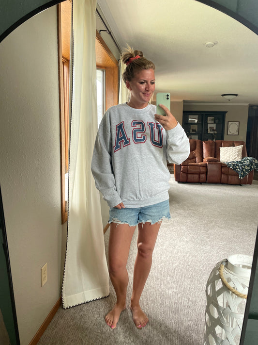 USA VINTAGE GRAPHIC ASH GREY SWEATER