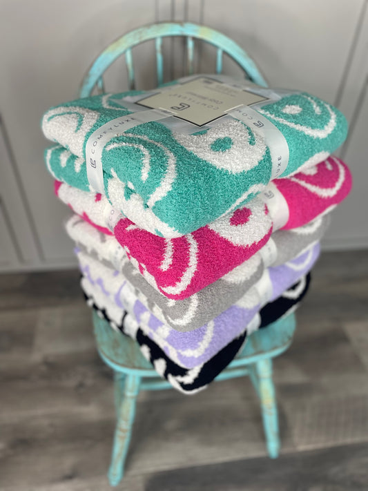 SMILEY FACE PATTERN BLANKET