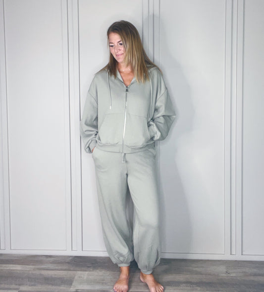 SOFT KNIT OVERSIZED LOUNGE HOODIE