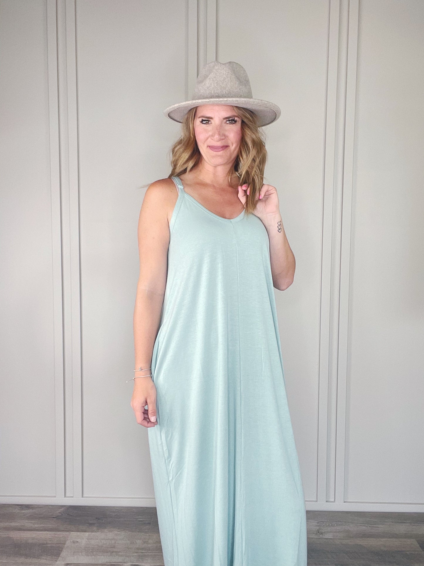 ADJUSTABLE SPAGHETTI STRAP MAXI DRESS