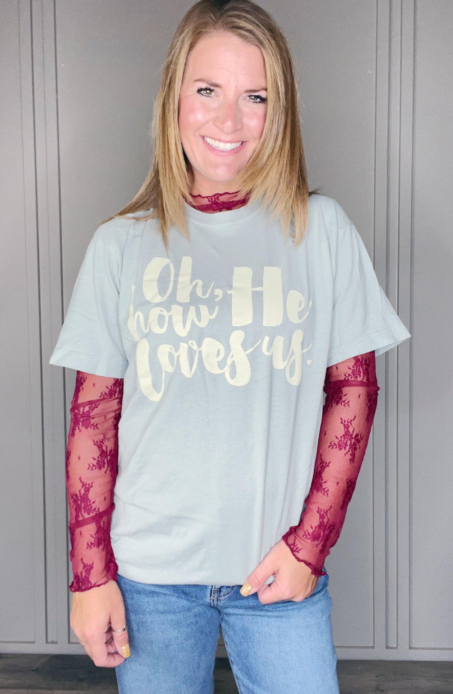 OH HOW HE LOVES US TEE