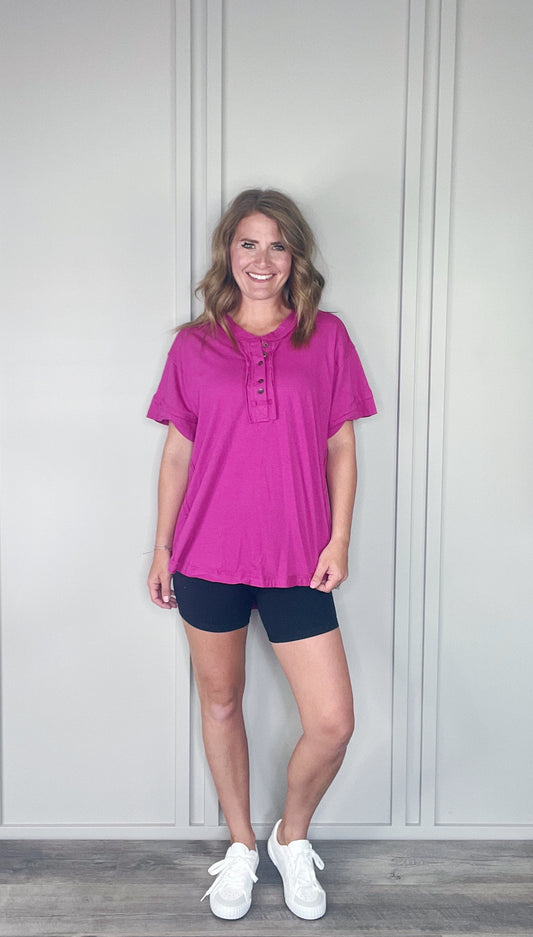 RAW EDGE DETAILED BUTTON CLOSURE TOP