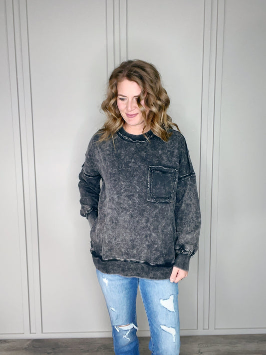 FRENCH TERRY ACID WASH RAW EDGE POCKET PULLOVER