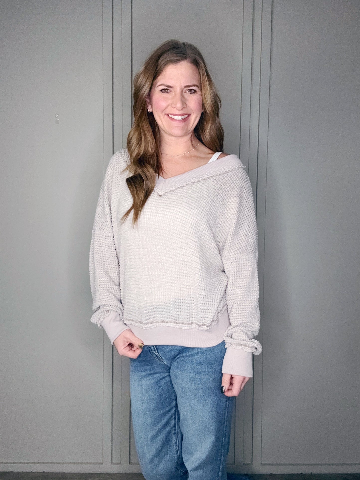 TAUPE WAFFLE V NECK