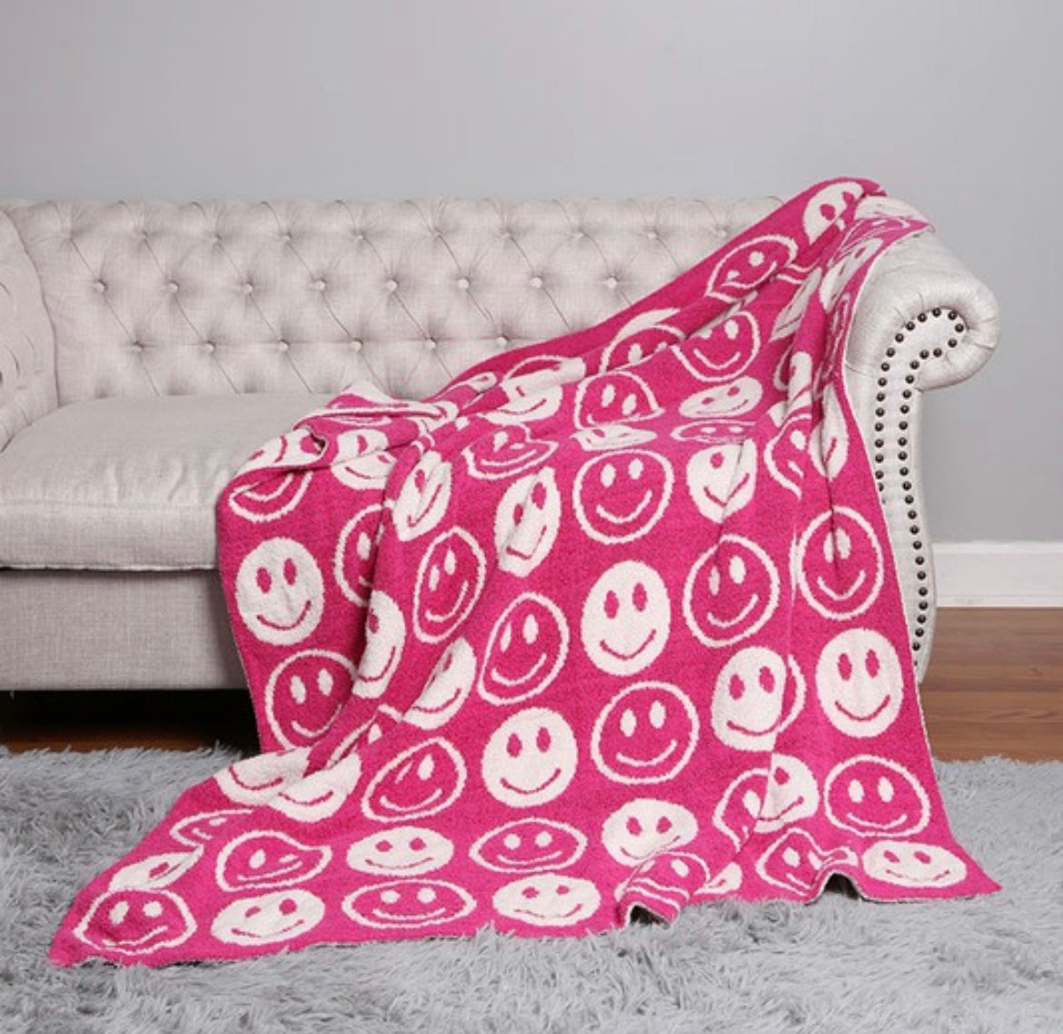 SMILEY FACE PATTERN BLANKET