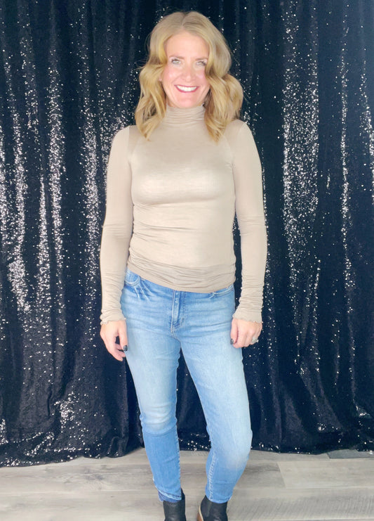 MOCK NECK LAYERING TOP ‘BF