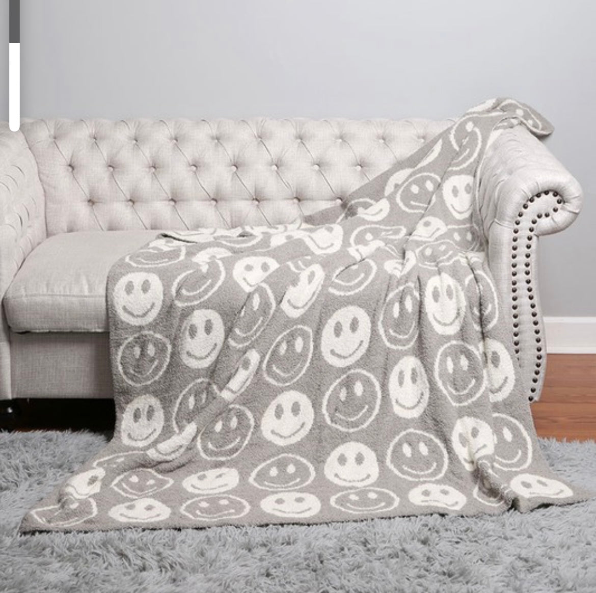 SMILEY FACE PATTERN BLANKET
