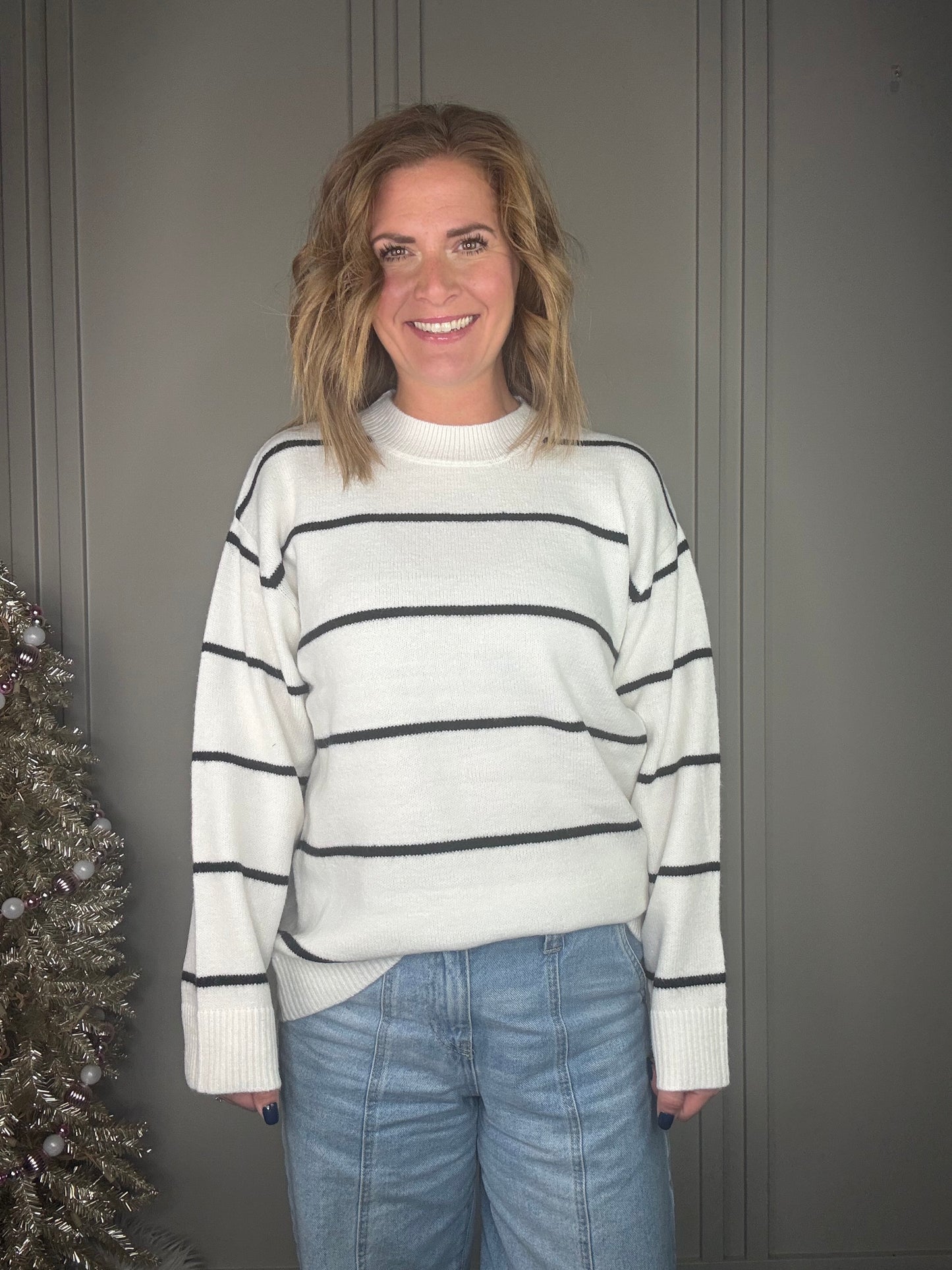 ::BF::ROUND NECK STRIPE SWEATER