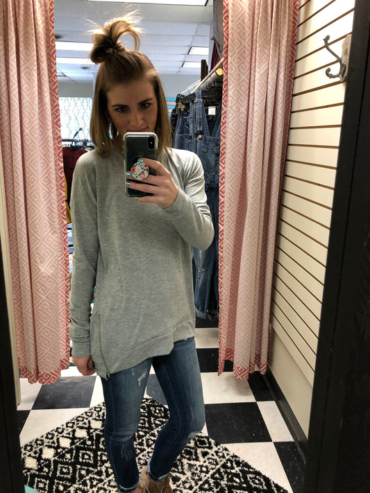 SWEATER W/ ZIPPERS