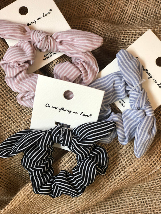 STRIPED SCRUNCHIE W/ TIE