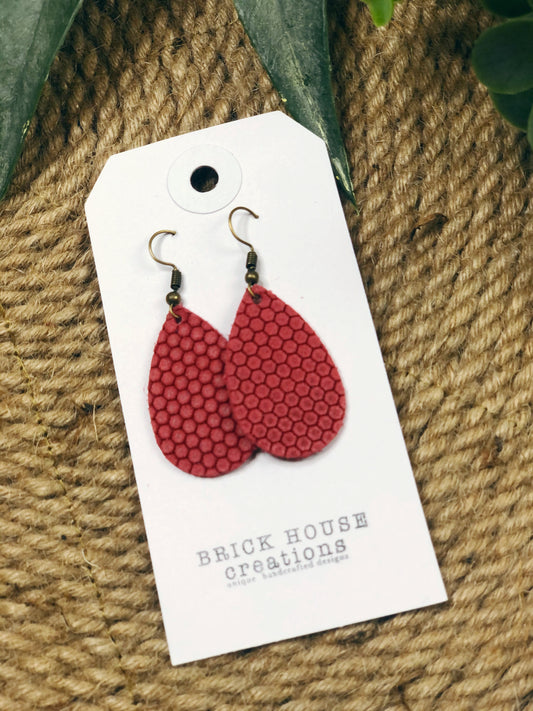 SMALL RED LEATHER EARRING