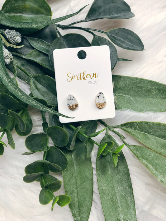 STONE STUD EARRINGS