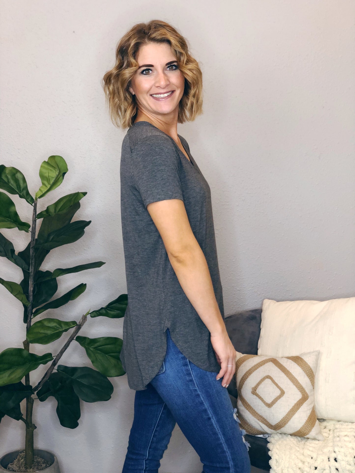 BASIC TEE