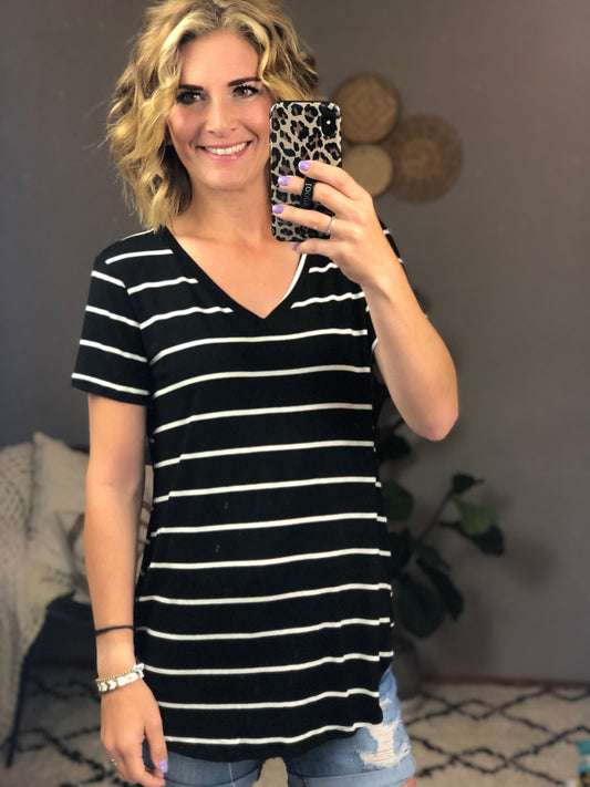 V-NECK STRIPE TOP
