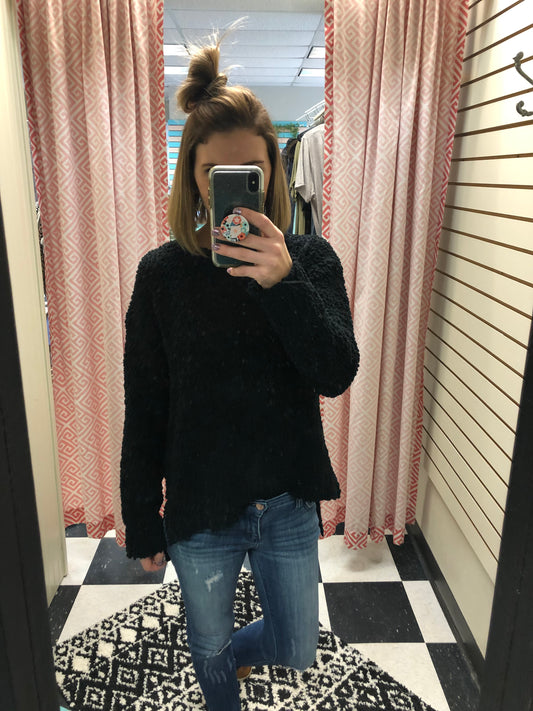BLACK SWEATER