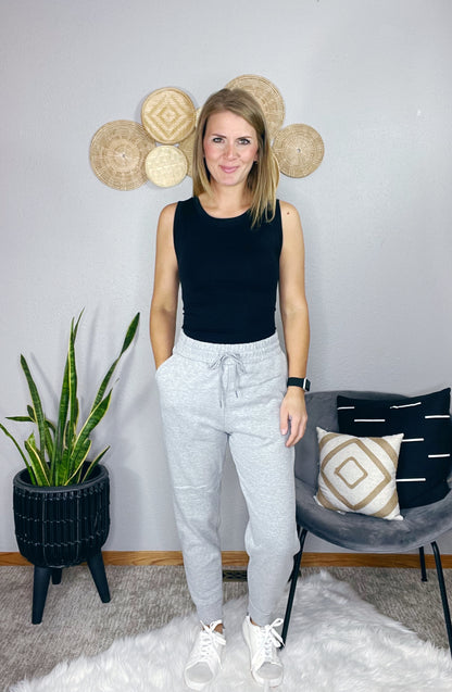 HIGH WAISTED JOGGER
